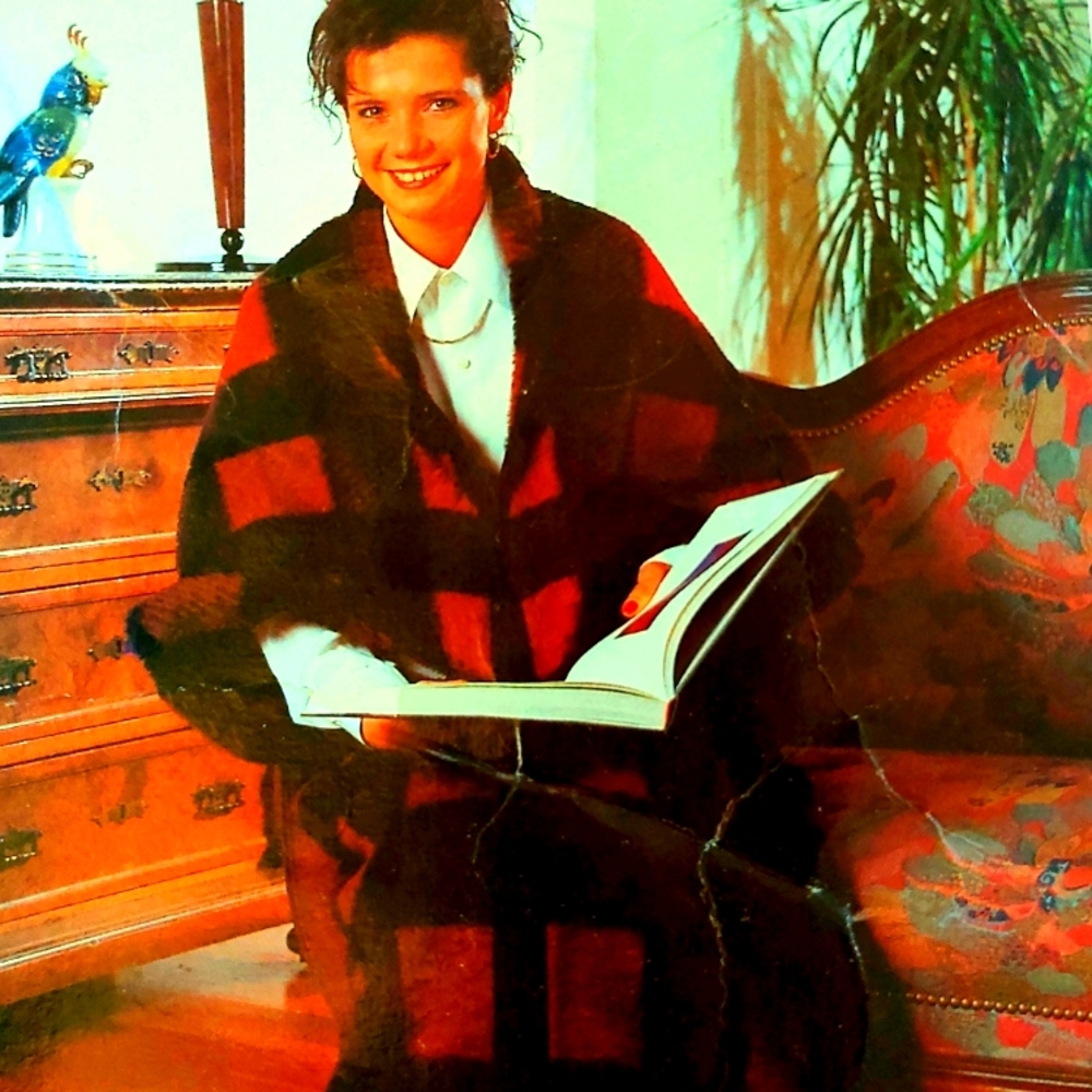 Vintage 1980s Biederlack Buffalo Plaid Cuddle Wrap